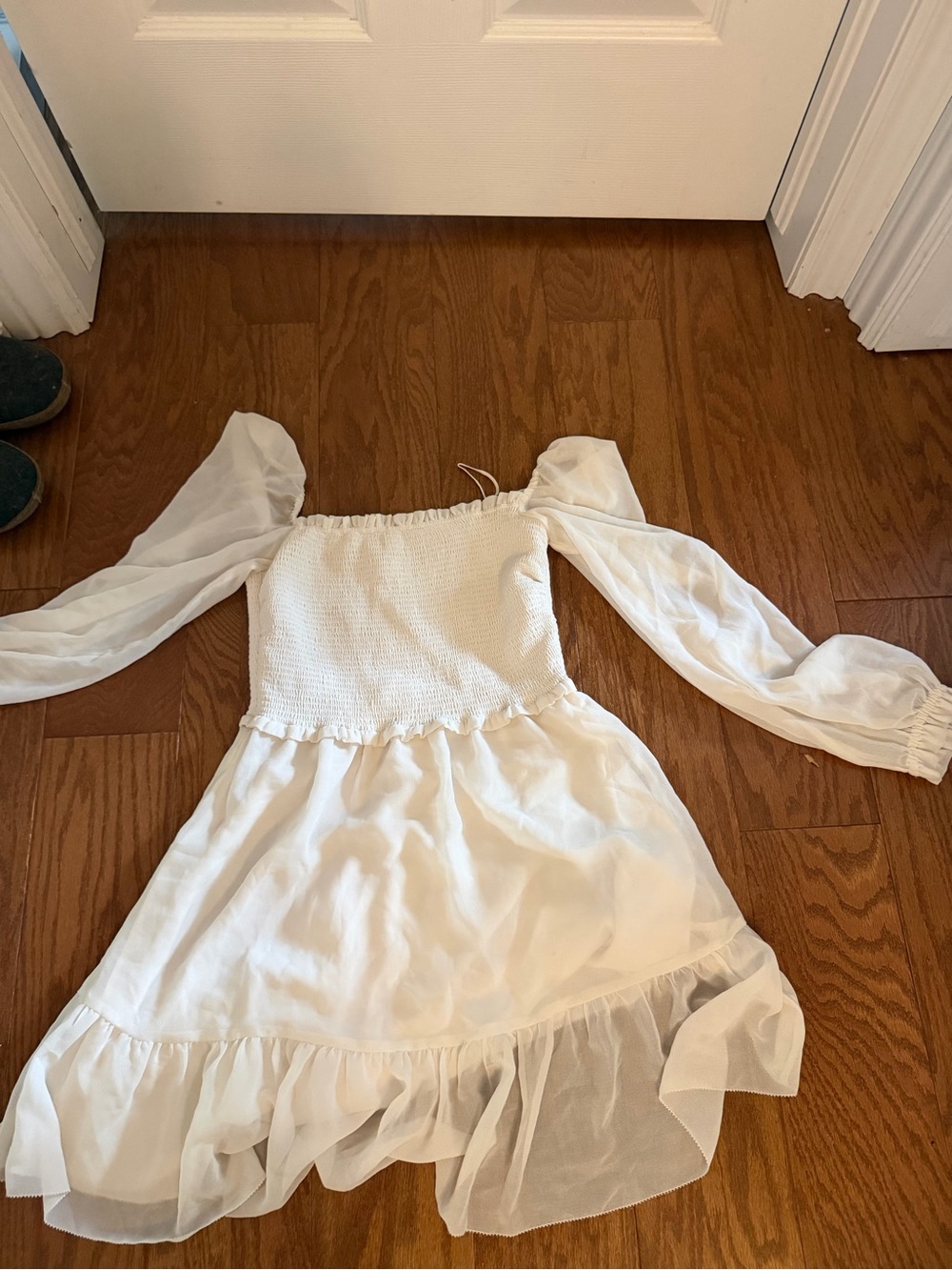 Women’s White Smocked Bodice Chiffon Dress